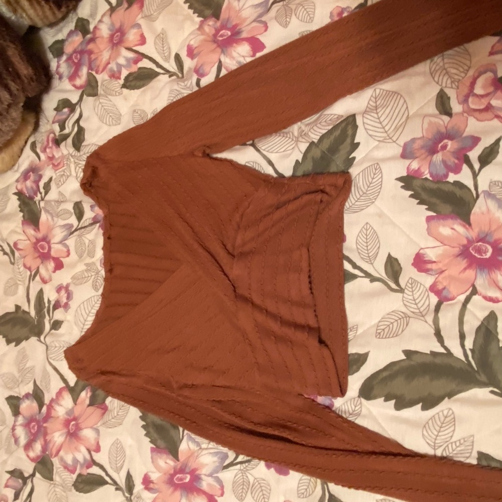 Long sleeve knit top